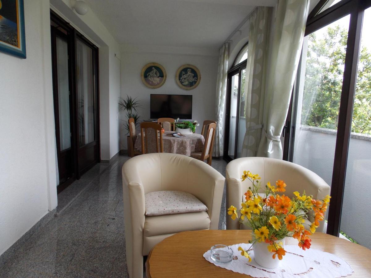 Apartments Cutic Malinska Exterior photo
